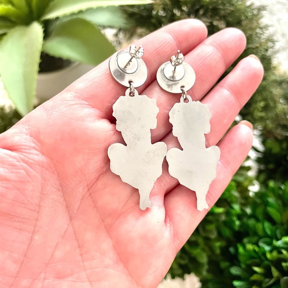 Betty Boop Dangle Earrings - Picture 4 of 4